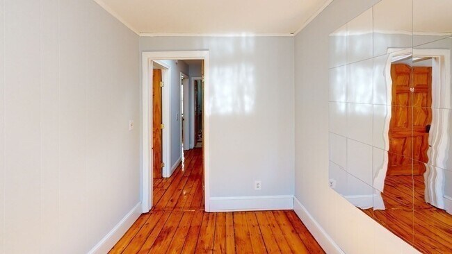 Building Photo - 4 M Street Pl