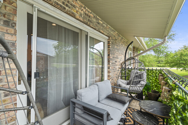 Building Photo - 9S220 S Frontage Rd