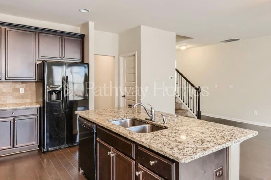 Building Photo - 1610 Potomac Ct