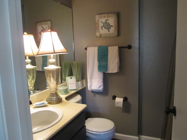 Building Photo - Beautiful Lompoc Village Townhouse