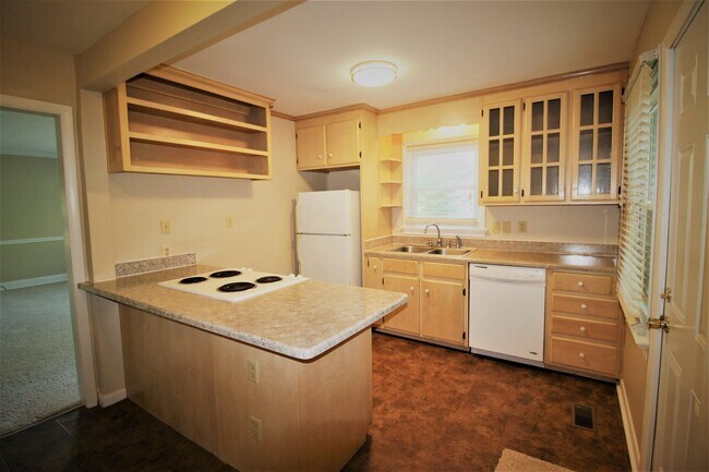 Building Photo - Adorable 2 Bedroom 1 Bath Home