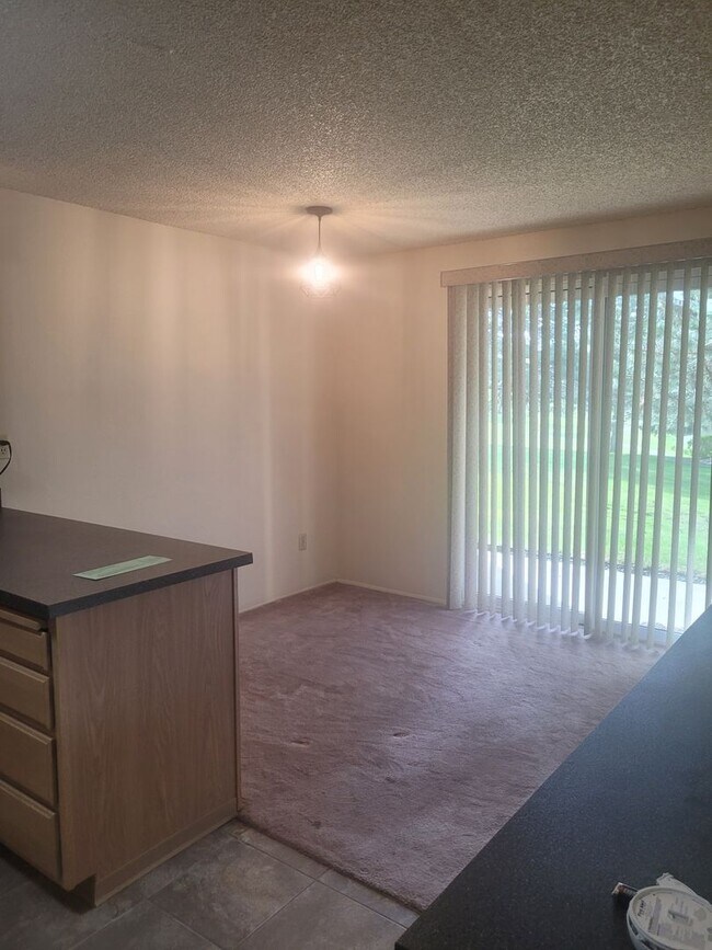 Building Photo - Golf Course Community, Condo