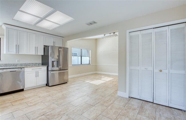 Building Photo - 1925 Brookstone Way