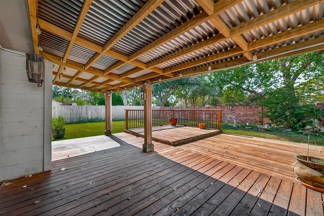 Building Photo - 2510 Old Fort Rd