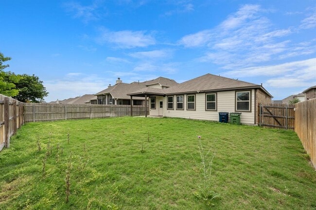 Building Photo - 6605 Verona Pl