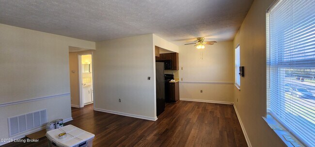 Building Photo - 3212 Springfield Dr