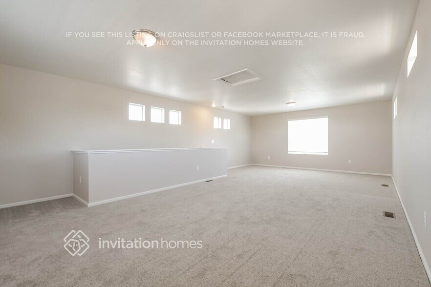 Building Photo - 3341 Streamwood Dr