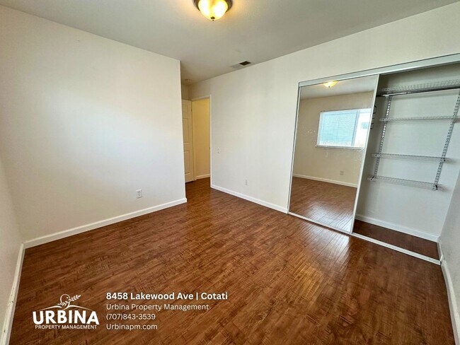 Building Photo - Spacious 4 Bedroom Home in Cotati Near SMART Train - Cosigners Welcome!