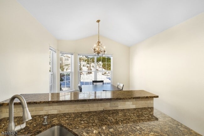 Building Photo - 12 Woodmont Dr