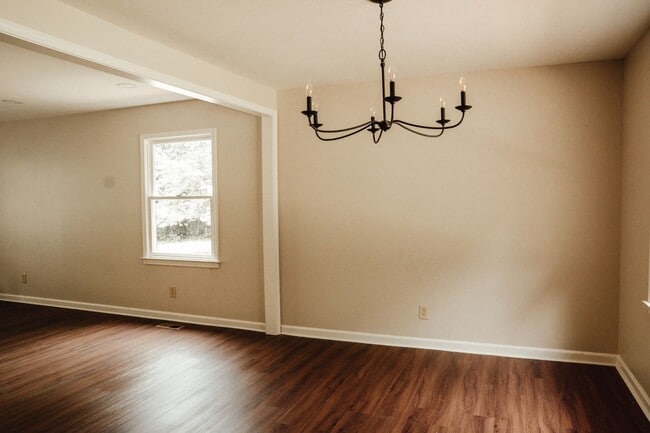 Building Photo - 3 Bed, 2 Bath Home in Flowery Branch, GA