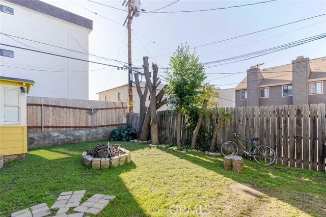 Building Photo - 630 E Cedar Ave