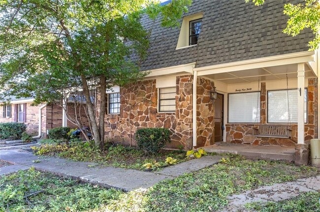 Primary Photo - 2930 Colonial Ln