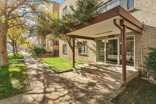 Building Photo - The St. Charles