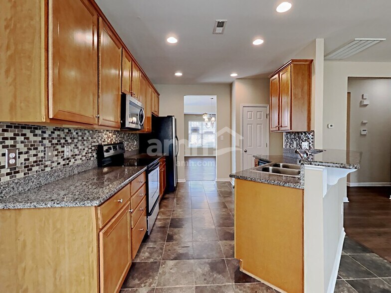 Building Photo - 2006 Sugarbush Dr