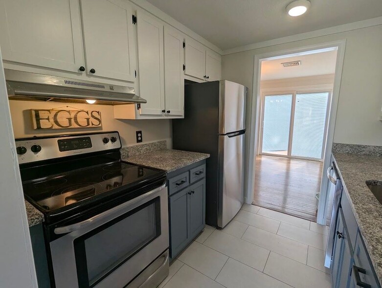 Building Photo - 107 Franklin, 4