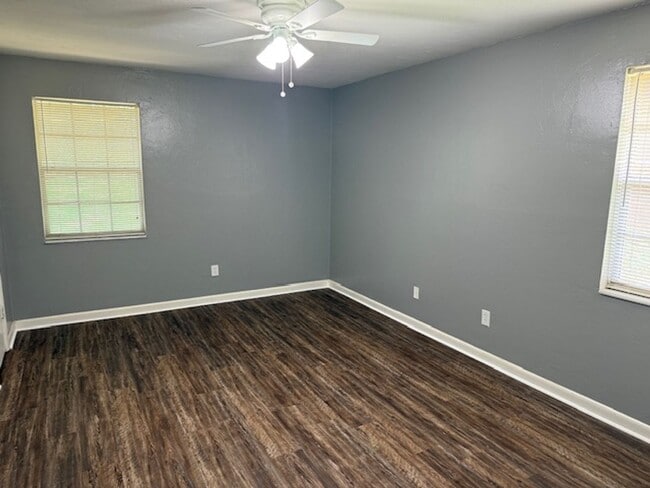 Building Photo - NE HOME IN EASTGATE