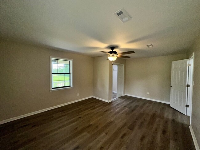 Building Photo - New Brockton, AL!