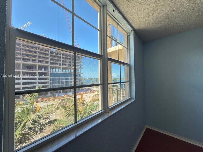 Building Photo - 1801 N Flagler Dr