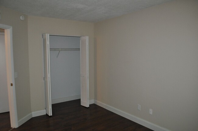 Building Photo - Fairways 1st floor condo available