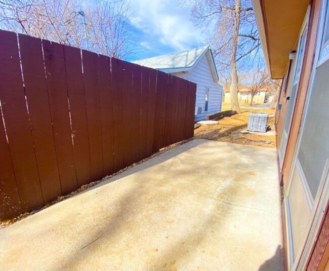 Building Photo - Italian Estates Property Management
