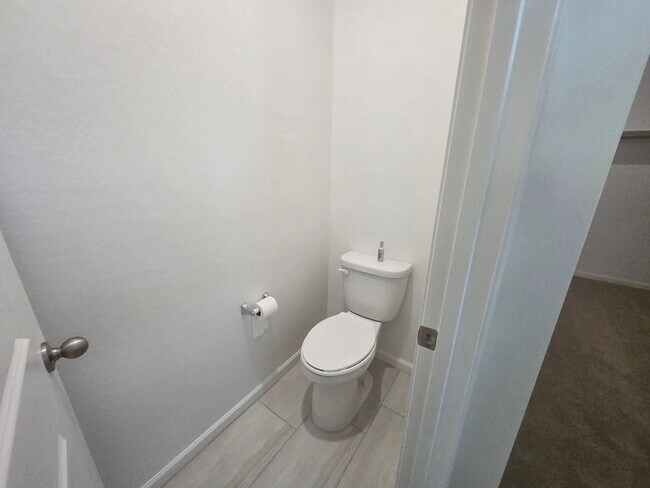 Building Photo - New Build 4 bed/3 Bath Home