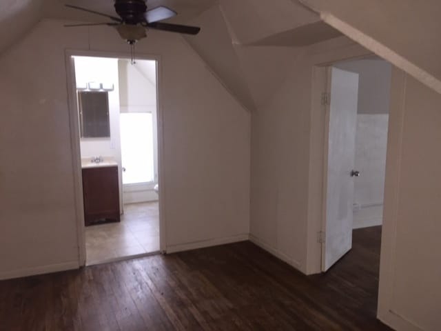 Building Photo - **RESERVE NOW FOR SUMMER 2026* * Great 5 Bedroom house close to Downtown