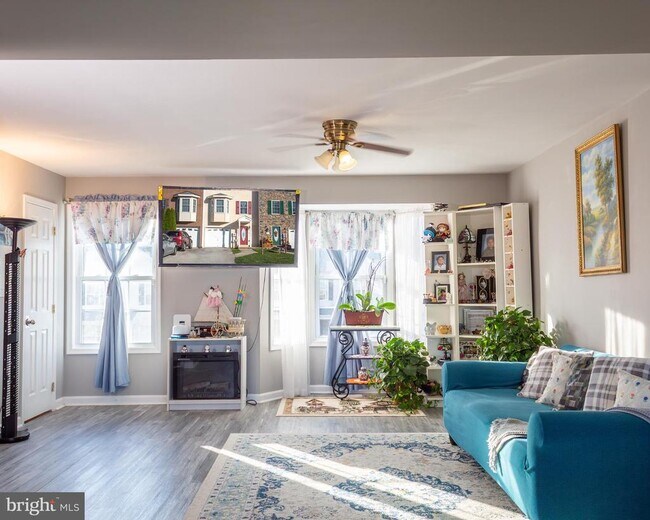 Building Photo - 83 Fuzzy Tail Dr