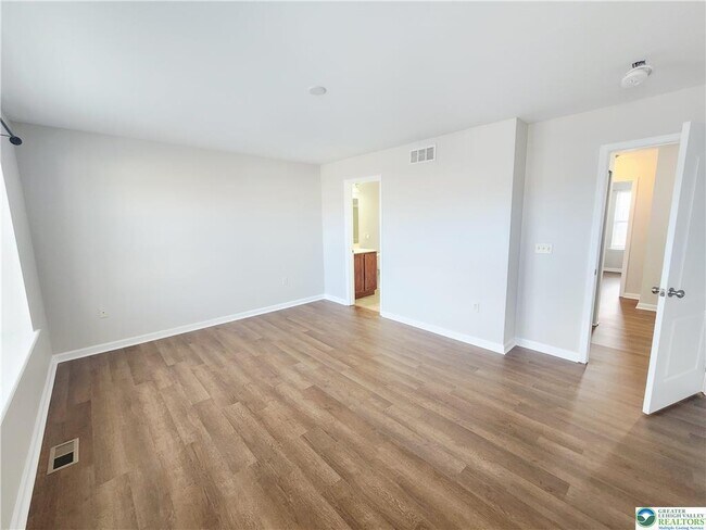 Building Photo - 7510 Pioneer Dr