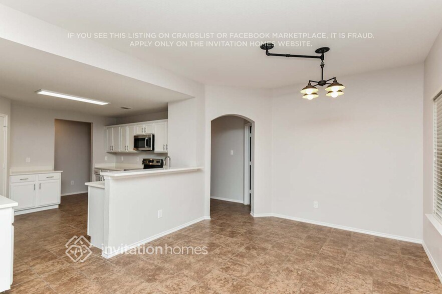 Building Photo - 224 Chimney Rock Dr