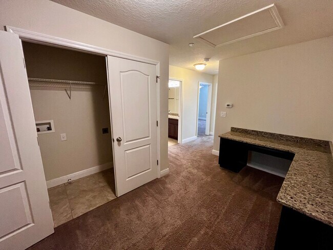 Building Photo - 7506 Aloma Pines Ct
