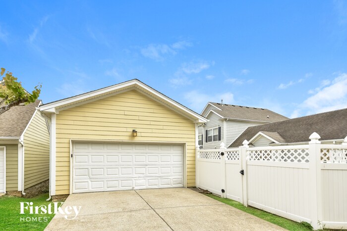 Building Photo - 6957 Sunnywood Dr