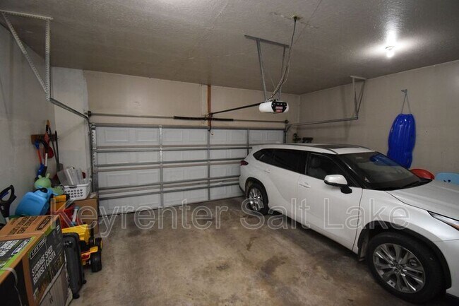 Building Photo - 1632 E 4190 S