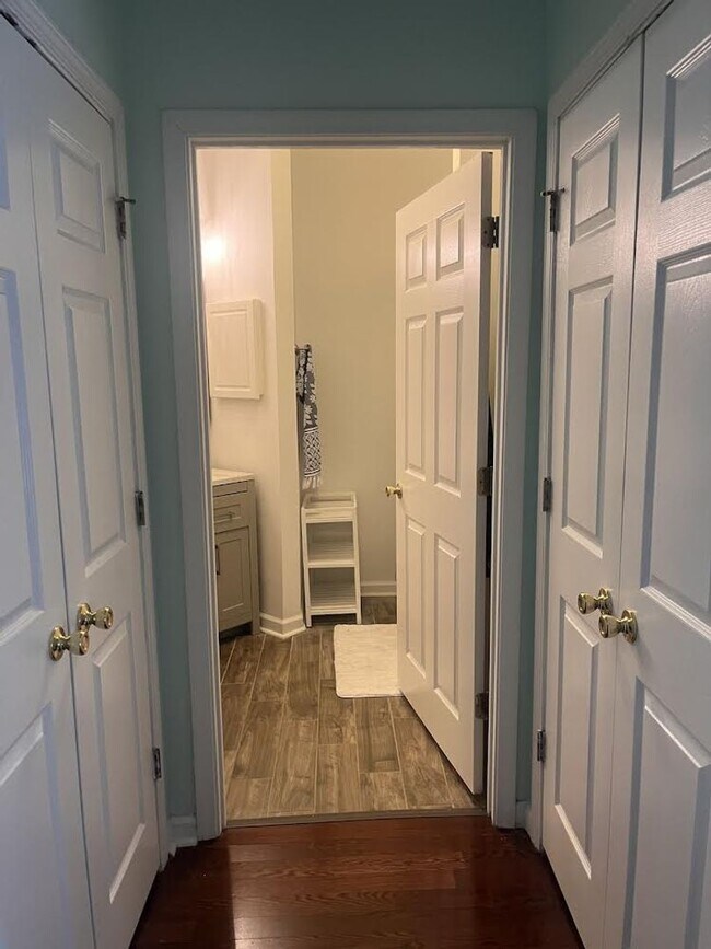 Building Photo - Stunning Two Bedroom Condo - Fully Furnished - Mira Vista - James Island