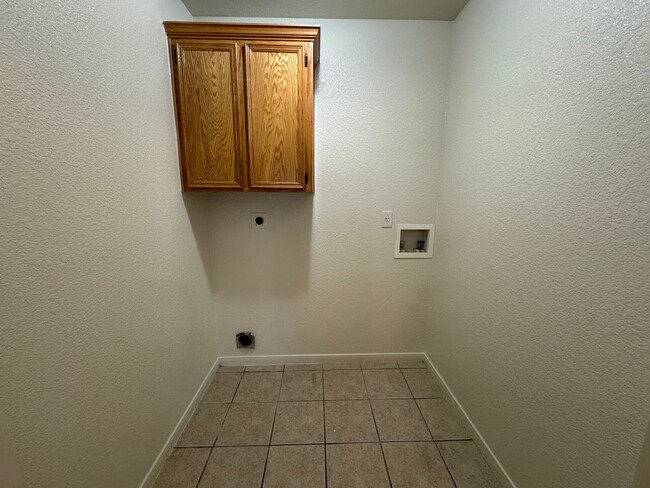 Building Photo - 311 Cedar Ridge Dr