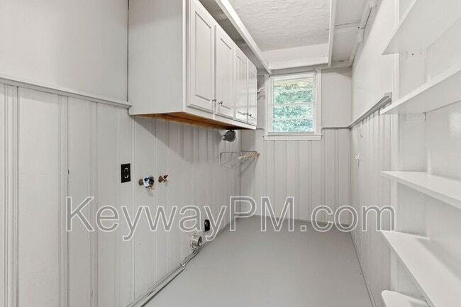 Building Photo - 133 Belair Rd