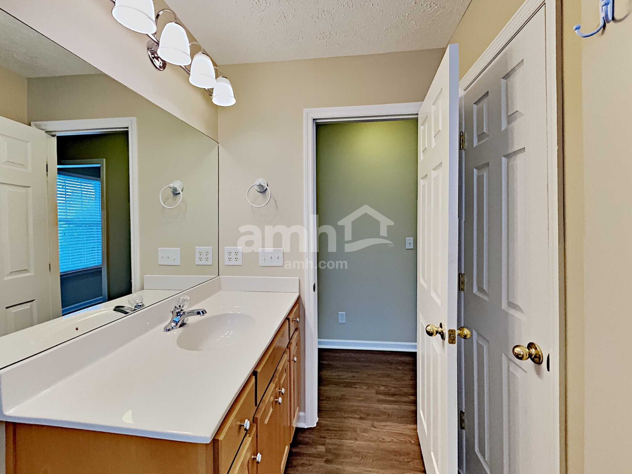 Building Photo - 308 Bluefield Ln