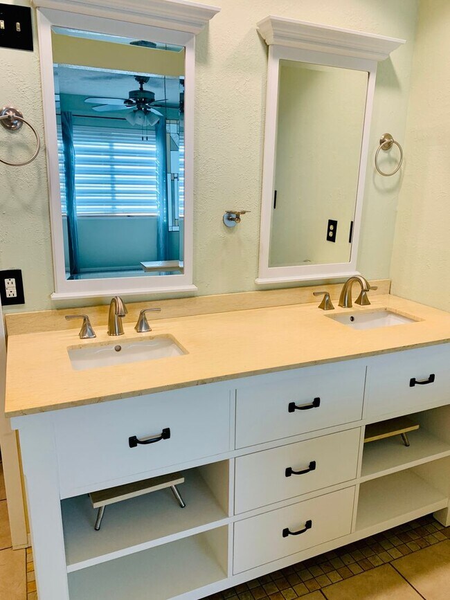 Building Photo - Move-In Ready 3-Bedroom in Sought-After Al...