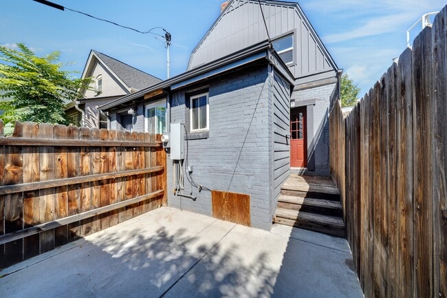 Building Photo - 2528 W 23rd Ave