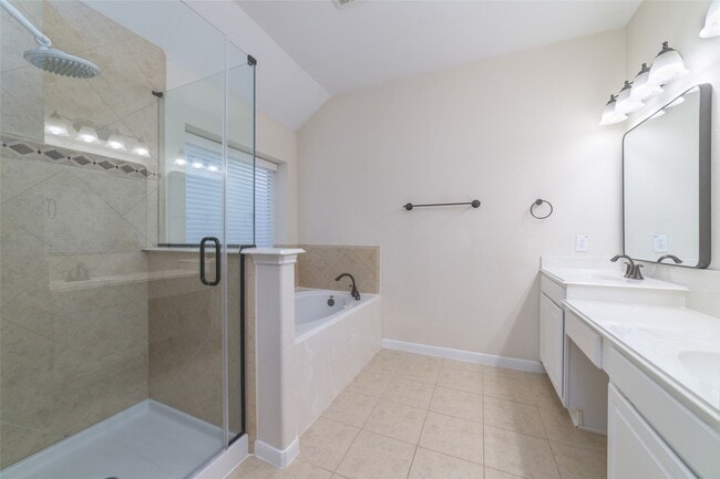 Building Photo - 14011 Pawnee Trails Dr