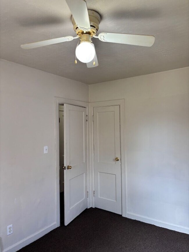 Building Photo - 925 Stanley Ave