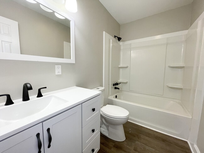 Building Photo - 437 Kingshead Ct
