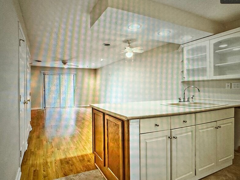 Building Photo - 38 Lakeshore Ln
