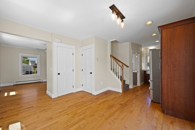 Building Photo - 34 Ricard St