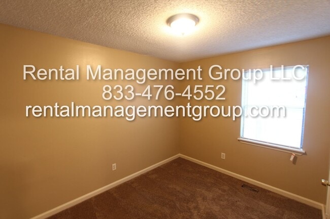Building Photo - New On The Market! Fresh New Updates!! Bet...