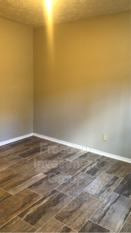Building Photo - 5239 Pocahontas Dr