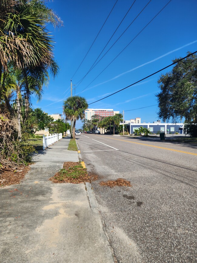 Exterior - View to the North - 708 E Melbourne Ave