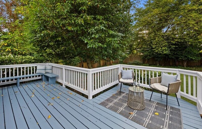 Building Photo - 201 165th Ave NE