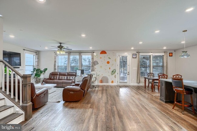 Building Photo - 7142 Starmount Ct