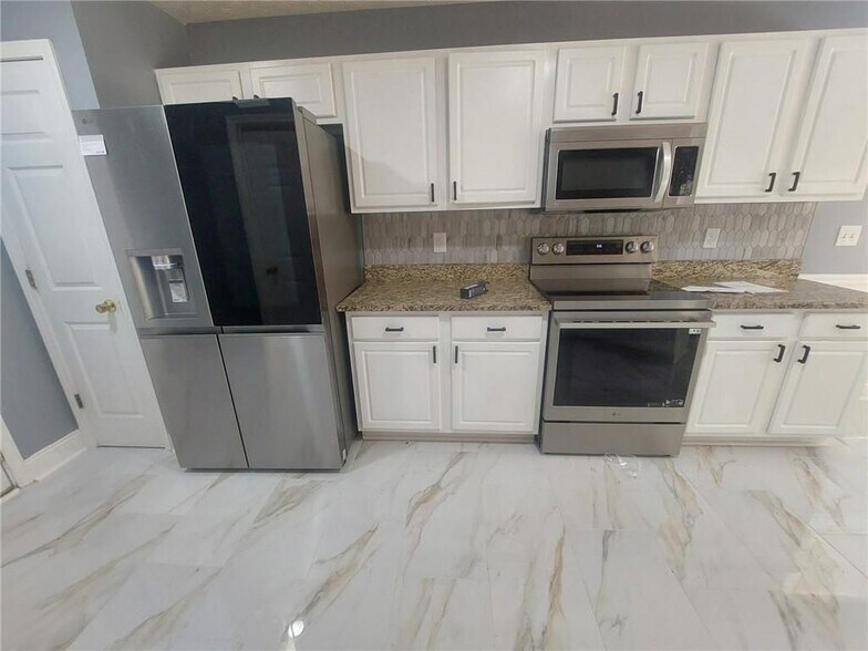 Building Photo - 4215 Hamilton Walk Dr