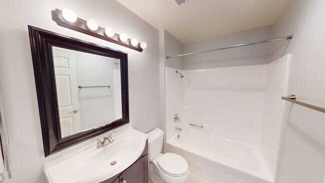 Building Photo - Beautiful 2 Bedroom Home in Windsong